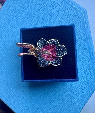 Anillo cristales Swarovski Flor y colibrí