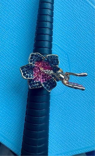 Anillo cristales Swarovski Flor y colibrí