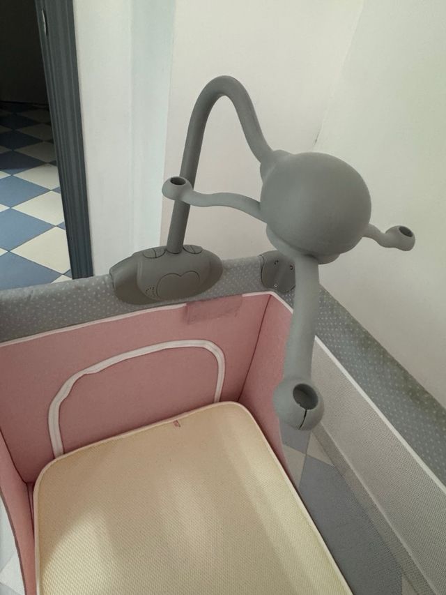 Cuna de viaje Kinderkraft con cambiador