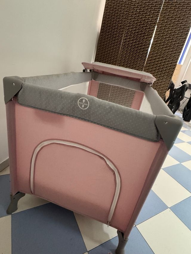 Cuna de viaje Kinderkraft con cambiador