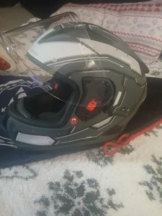 Casco de moto mas guantes