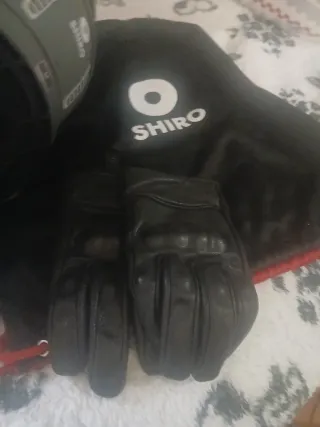 Casco de moto mas guantes