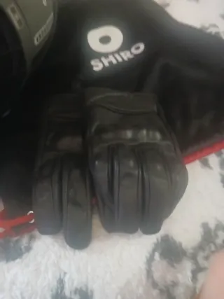 Casco de moto mas guantes