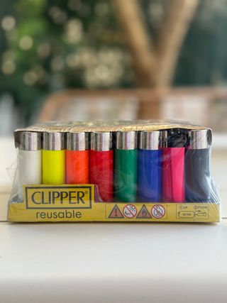 Confezione da 48 accendini Clipper da tasca