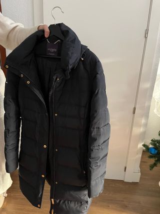 Anorak de plumas Violeta de Mango.