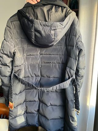 Anorak de plumas Violeta de Mango.