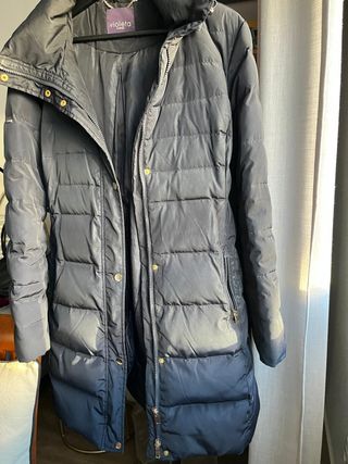 Anorak de plumas Violeta de Mango.