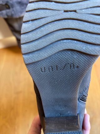 Botas altas Unisa grises con pelo