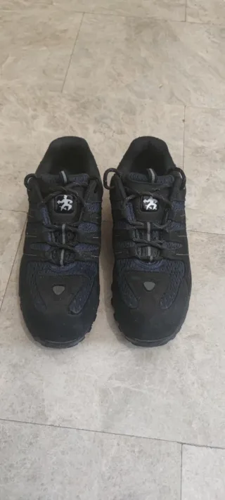 Zapatos de seguridad BAAK negros y azules