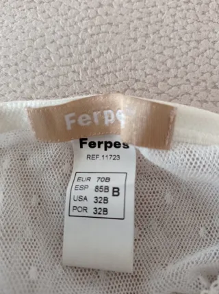 Top lencero rosa y blanco con encaje