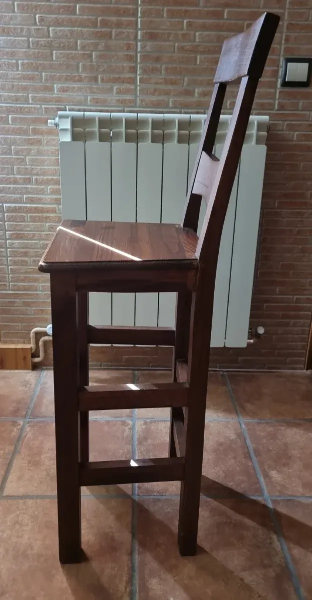 Taburete con Respaldo Alto de Madera Maciza