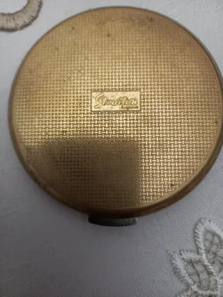 Portacipria e spazzola vintage ricamati