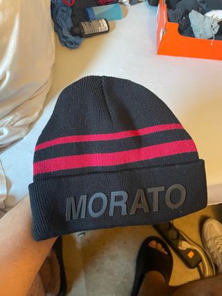 Gorro Antonio Morato Negro y Rojo