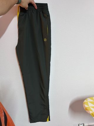 Chándal Middlemoon Talla L Verde y Amarillo