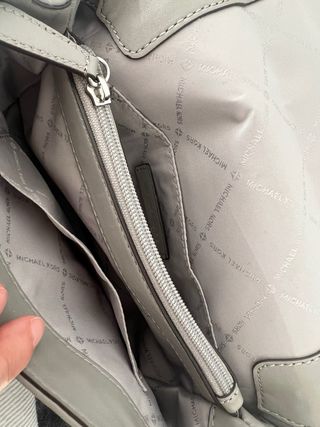 Bolso Michael Kors Piel Acolchado Gris