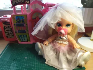 Gimnasio Spa y Muñeca novia Jaggets