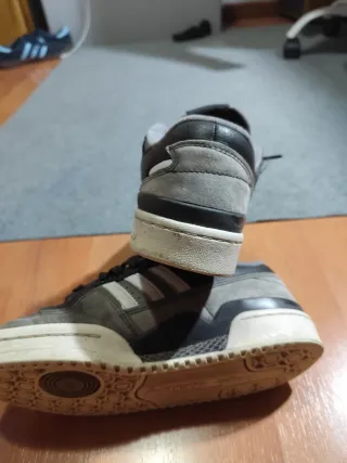 Zapatillas Adidas Forum Negras y Grises