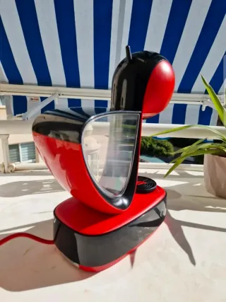 Cafetera Dolce Gusto Roja y Negra