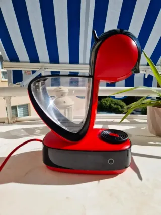 Cafetera Dolce Gusto Roja y Negra