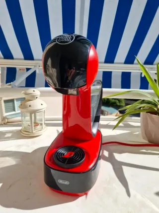Cafetera Dolce Gusto Roja y Negra