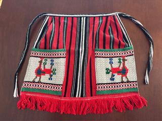 Piezas Alpujarreñas de lana, tejidas a mano