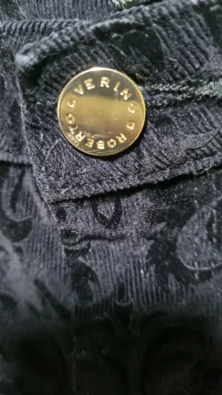 Pantalones Roberto Verino negros con estampado