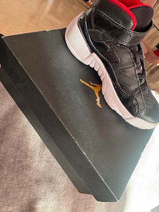 Tenis Jordan Niños Talla 35.5