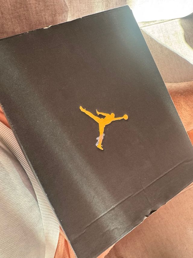 Tenis Jordan Niños Talla 35.5