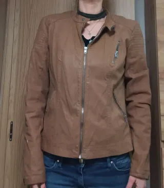 Cazadora polipiel marrón de marca