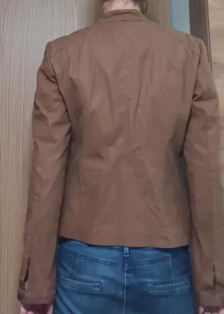 Cazadora polipiel marrón de marca