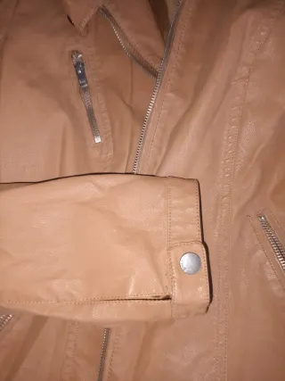 Cazadora polipiel marrón de marca