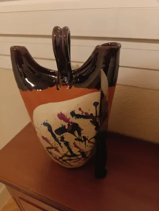 Botijo de barro artesanal