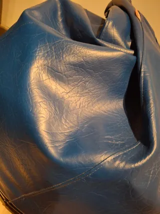 Puff pera azul de polipiel