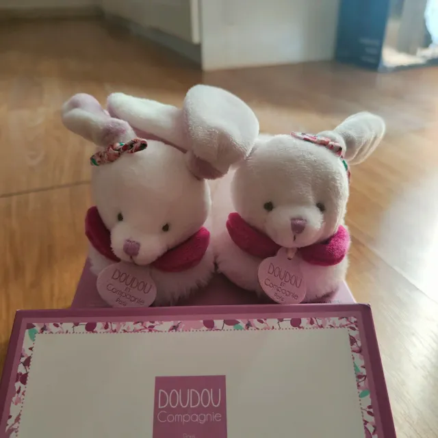 Pantofole Peluche Doudou conejito rosa y blanco
