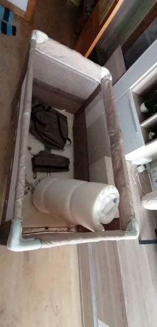 Cuna de viaje plegable + colchón