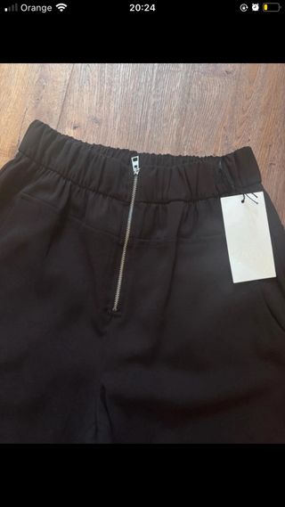 Pantalón con cremallera