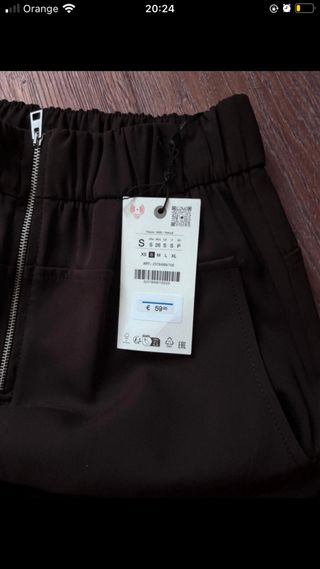 Pantalón con cremallera