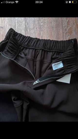 Pantalón con cremallera