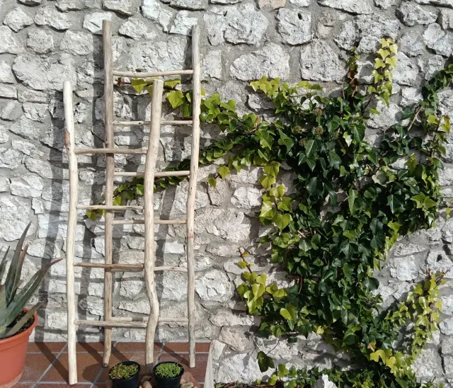 Escalera de madera, decorativa