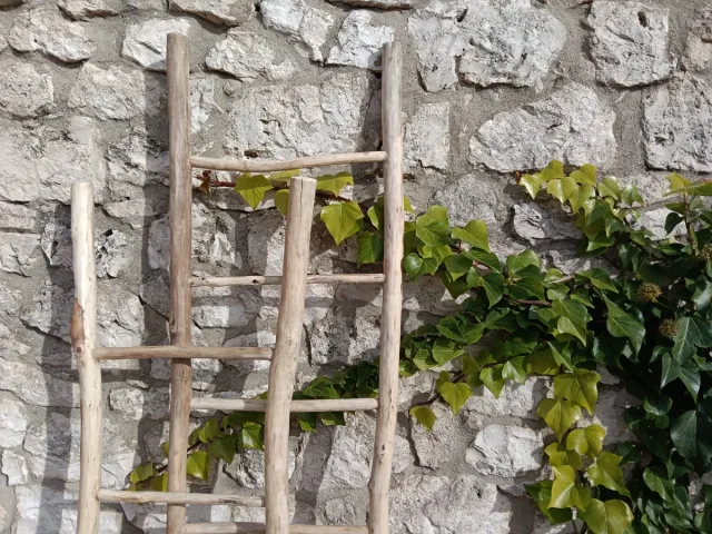 Escalera de madera, decorativa