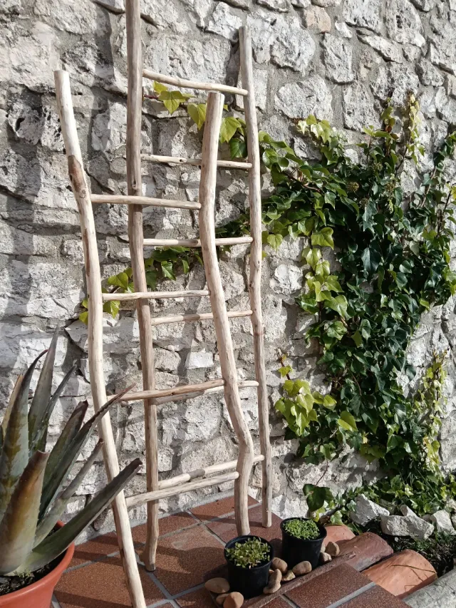 Escalera de madera, decorativa