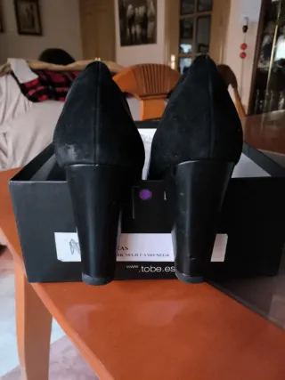 Zapatos abotinados negros  piel(Rebeca Sanver)