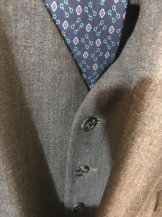 Traje Roberto Verino gris pantalón chaleco corbata