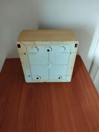 Scatola quadro elettrico con interruttori