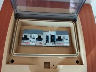 Scatola quadro elettrico con interruttori