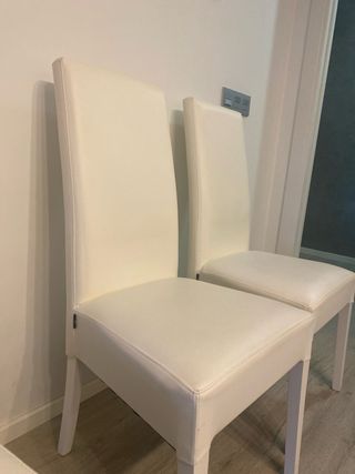 4 Sillas Piel Sintética Blancas patas madera