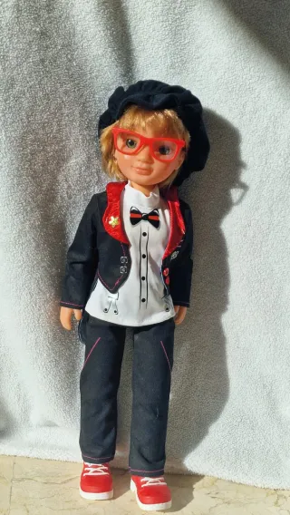 Nancy Muñeca Traje Negro y Rojo