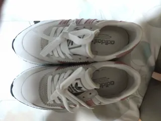 Adidas INIKI Beige y Rosa