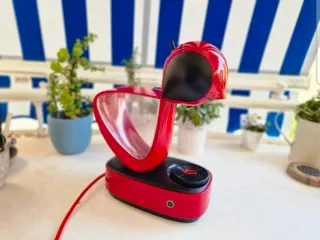 Cafetera Dolce Gusto Roja