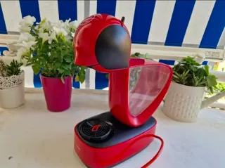 Cafetera Dolce Gusto Roja